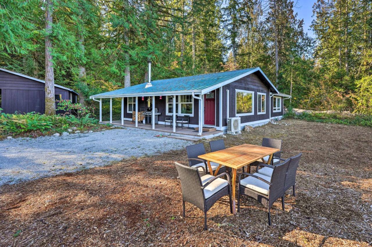 Dreamy Riverside Cabin With Fireplace And Grill Concrete Exterior foto